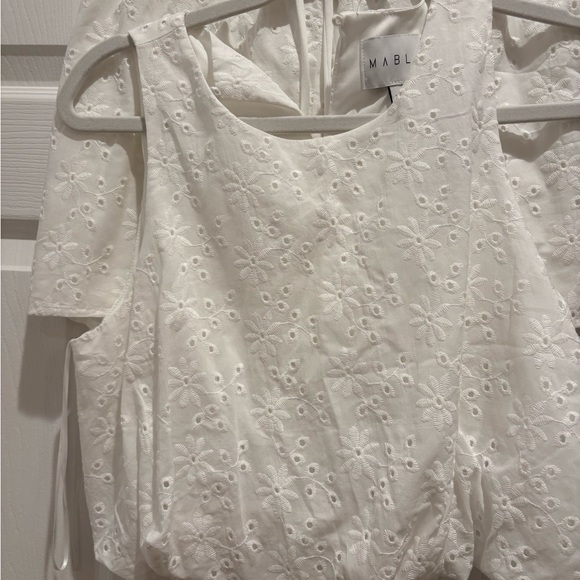 White Eyelet Embroidered Two-Piece Set – Tank & Shorts – Size M - NEW NEVER WORN - Picture 3 of 4
